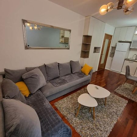 5 Star Apartment Podgorica Kültér fotó
